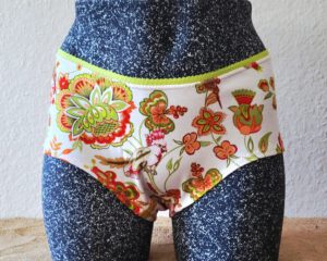 Highwaist-Slip „Kakadu in Paradise on White“