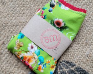 Hipslip „Flowers and Birds on Green“